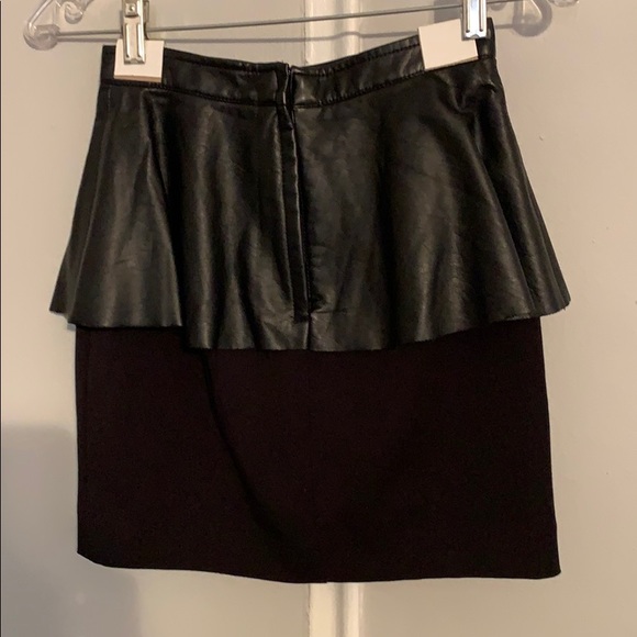 Faux leather mini skirt - Picture 2 of 2